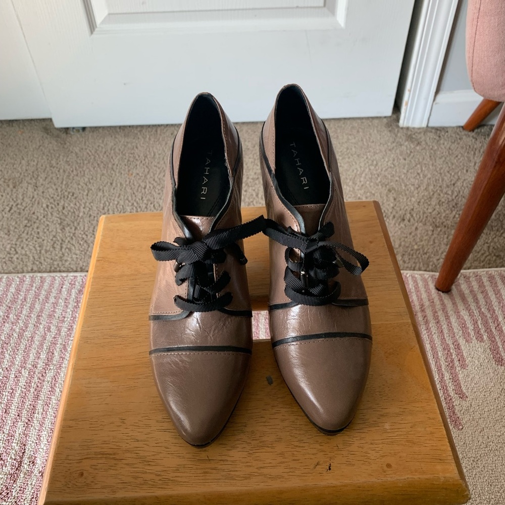 Tahari taupe lace up heels